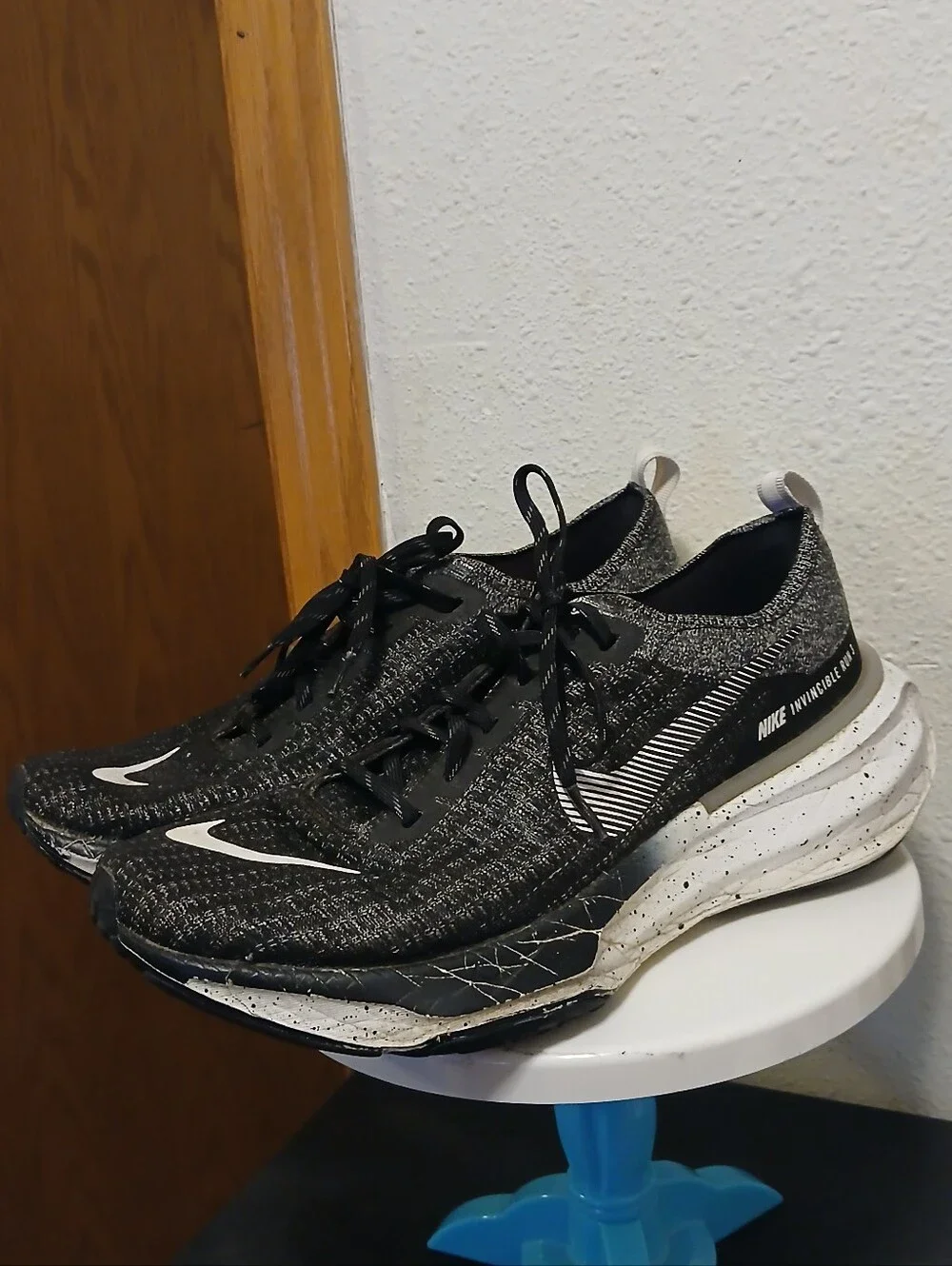 Nike ZoomX Invincible Run 3 Black White Speckled Running Shoes Men's Size 10